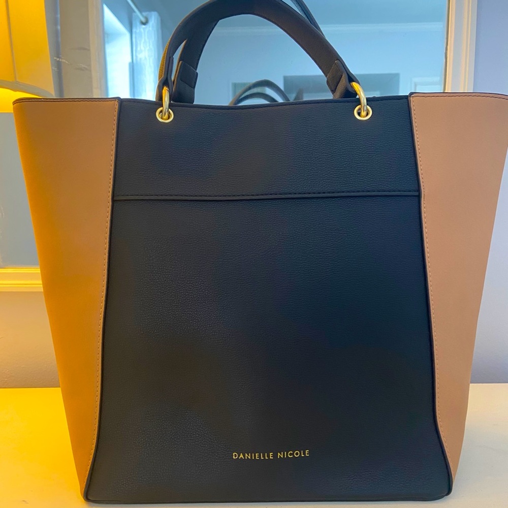 Danielle Nicole tote. Like new!